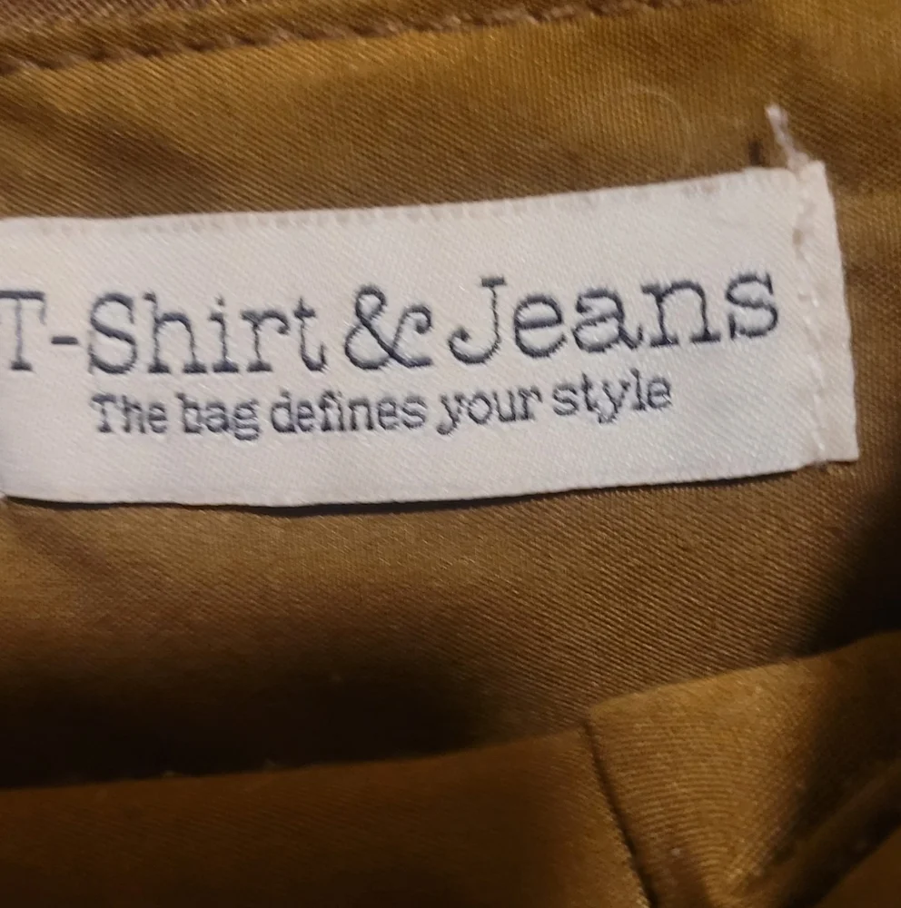 T•Shirt & Jeans Cream & Brown Lace‑Front Bag • Like New  Leather Trim  Boho Chic